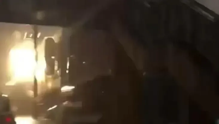 快訊/桃園龍岡驚傳爆炸！火光迸濺嚇壞路人　驚悚瞬間曝光