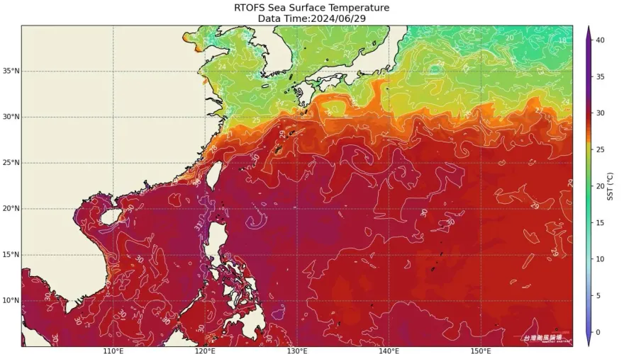 海水熱到發燙「一片紅通通」！台灣海峽熱飆30度　粉專：壓制颱風發展