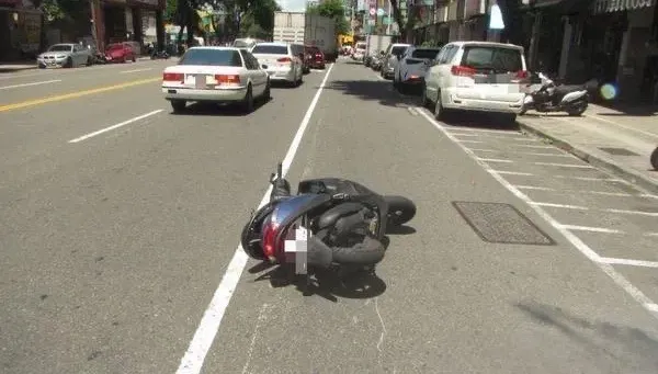 快訊/車禍現場曝！亞洲當代藝術家石晉華身亡　「走筆人生」告終藝界悲