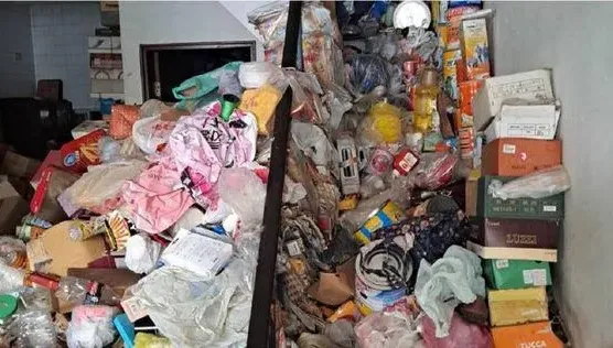 動員百人大掃除！台南恐怖屋「清出20噸垃圾」　區長曝清運費用
