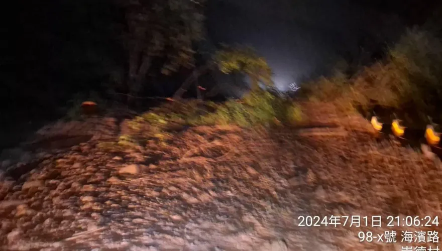快訊/土石流急封路！花蓮崇德山崩吞噬道路　台鐵雙線不通