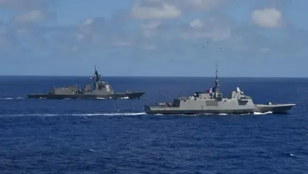 環太平洋演習前預先演練　日、法軍艦聯合海上訓練