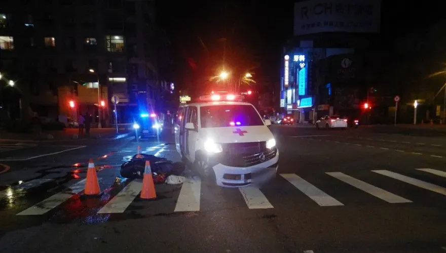 救護車撞死男大生！遭爆「鳴笛不符規定」 　衛生局開罰6萬