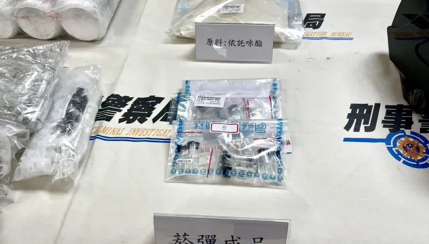 首見！刑事局破獲「依托咪酯」電子菸彈分裝場　俗稱「喪屍菸油」有致命風險