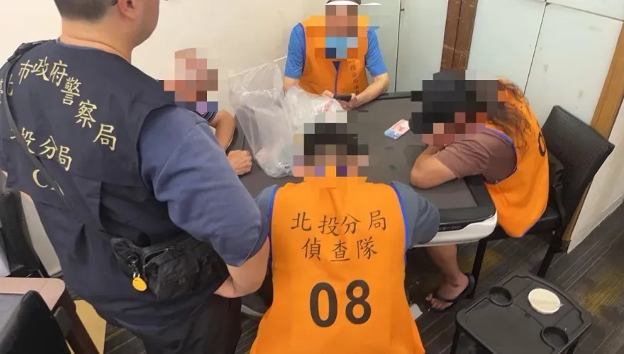 麻將協會掛羊頭賣狗肉聚賭　警突襲逮17人查扣30萬賭金