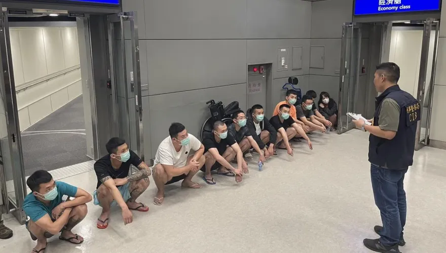 峇里島11通緝犯返台押解台中　多為詐騙犯6人將入監服刑