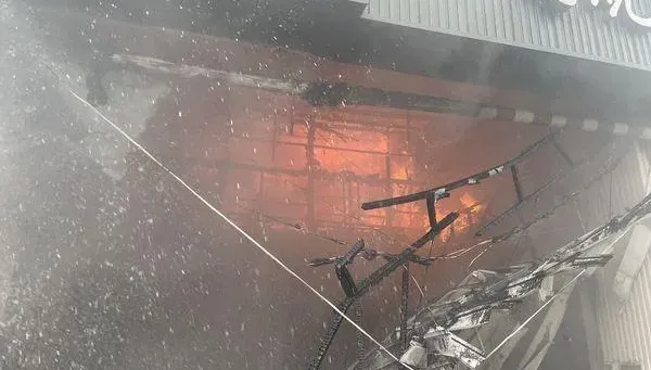 台中燒肉店爆炸釀1死1命危！2消防員身體不適「緊急給氧」