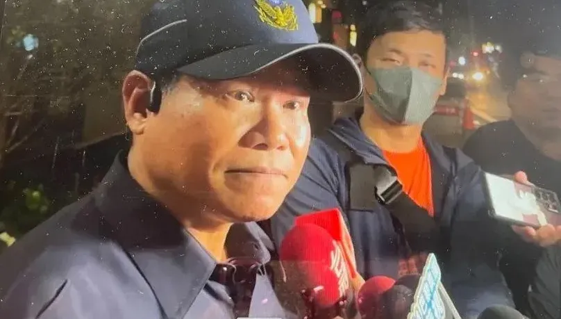 姊姊幫忙藏屍？高雄美術館兇案嫌犯跟警「閒聊」　意外供出「共犯」