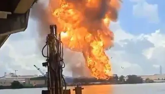 影/巨大火球直衝半空中！廣東化工廠驚傳爆炸　目擊者嚇壞：不只一次