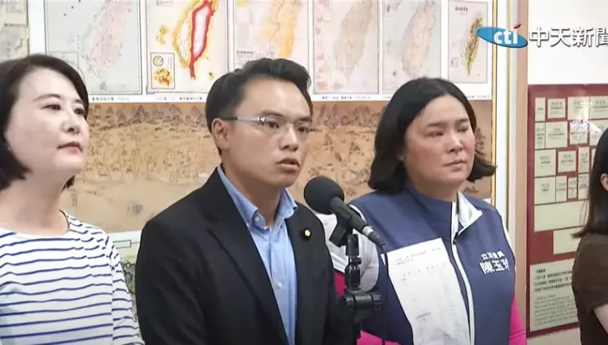 影/藍爆料立院監視器已拍到破壞門鎖畫面！　徐巧芯狠酸：黃捷就是黃賊