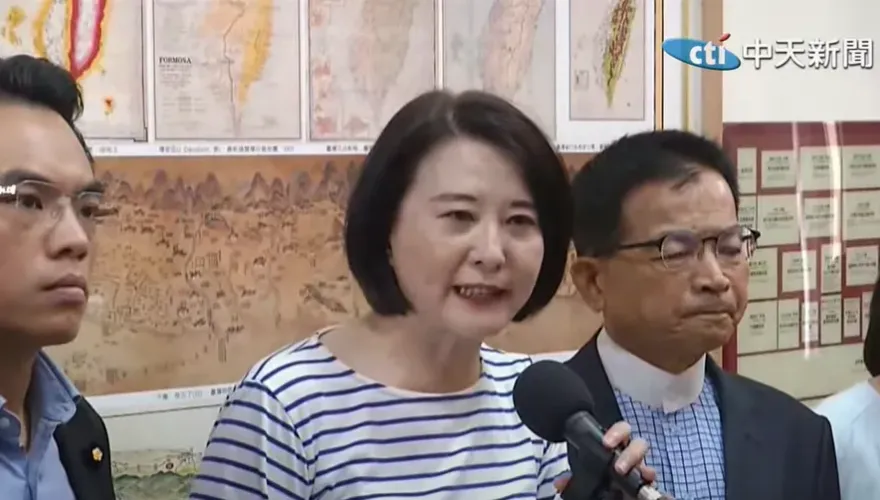 林楚茵、黃捷先動手影片曝光！　王鴻薇怒轟：打人喊救人、惡人先告狀
