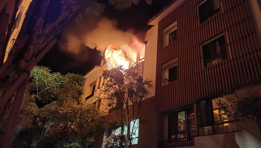 快訊/台南透天厝瓦斯氣爆火警！疑煮食不慎釀災　3住戶燒燙傷急逃生