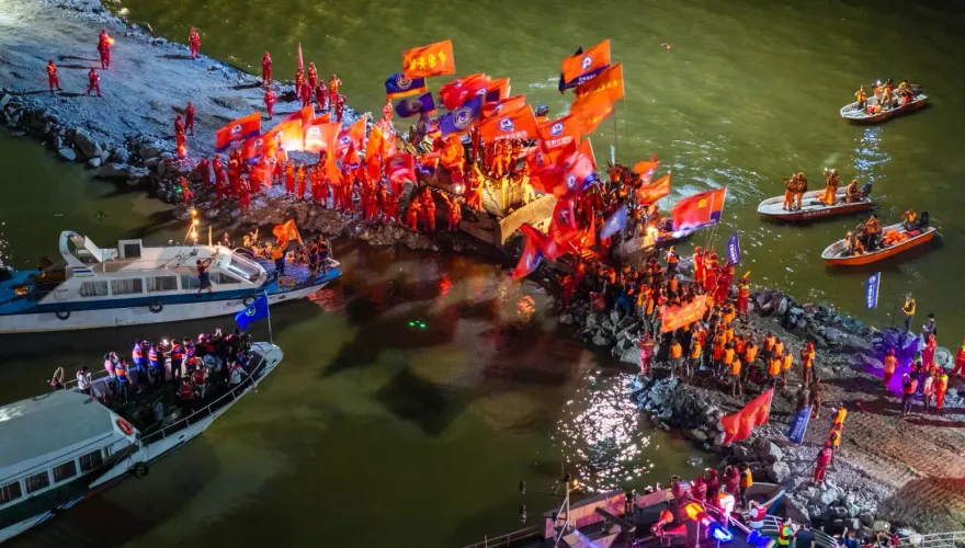 影/決堤近77小時！洞庭湖8日深夜「完成合龍」封堵缺口