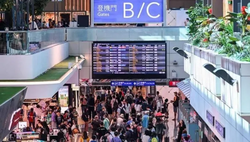 桃機凌晨跳電！航班資訊一片混亂　台電：「非供電因素」造成