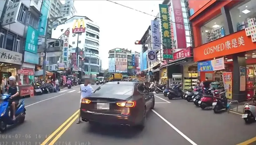 不讓道驚魂！高雄瑪莎拉蒂有夠悍…囂張追逐小貨車1km　紓壓下場曝光