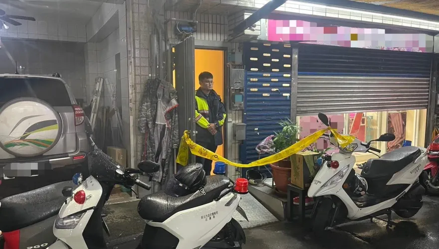 快訊/被砍殺命危！三重女胸、腹部遭穿刺傷　媽媽見慘狀急報案