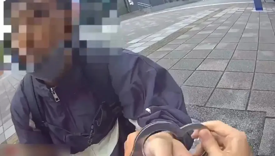 影/北市慣竊男身揹6條通緝要關12年　騎機車雙載被查獲還搜出毒品