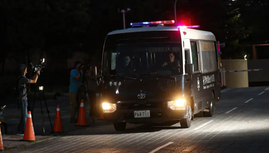 快訊/鄭文燦囚車去看守所！桃園監獄「準備4菜便當、3位單純獄友同住」