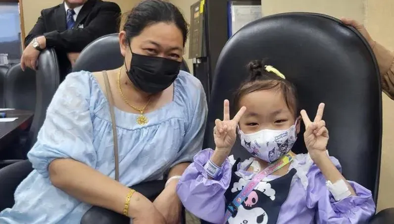 亞洲首例！8歲女童器官移植「分肝種腎」　成功擺脫洗腎命運