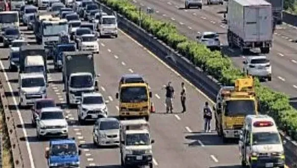 國1彰化路段2車追撞！回堵2公里慘變「大型停車場」　上班族崩潰要遲到了