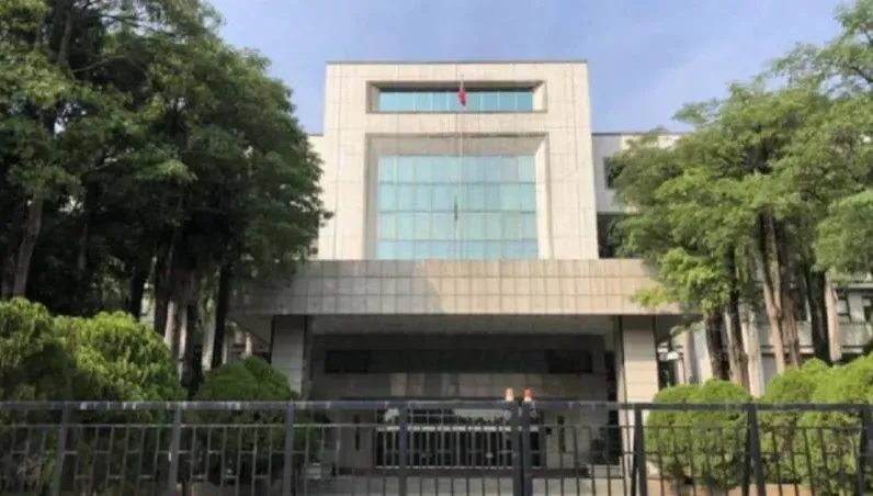 高雄警官出勤遭撞四肢癱瘓！　肇事男賠償1688萬和解獲緩刑