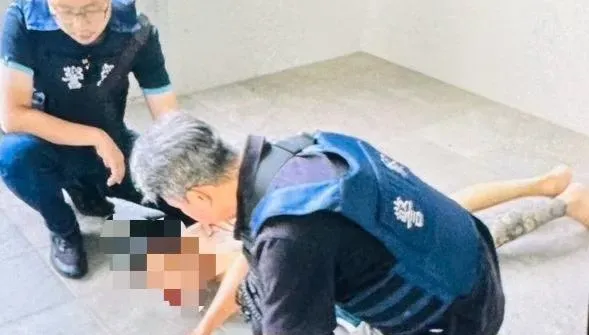 影/畫面曝光！高雄民眾住宅遭口罩男闖空門　「1原因」露餡警開2槍逮捕