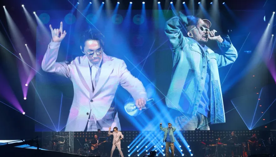 熱狗金曲「失聲」後再登小巨蛋！下秒又出包...急Call工作人員上舞台