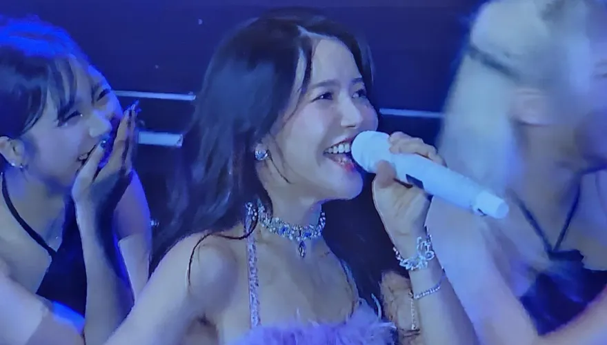 直擊/MAMAMOO頌樂唱到一半遇求婚！喜收大鑽戒被喊「水某」感動泛淚