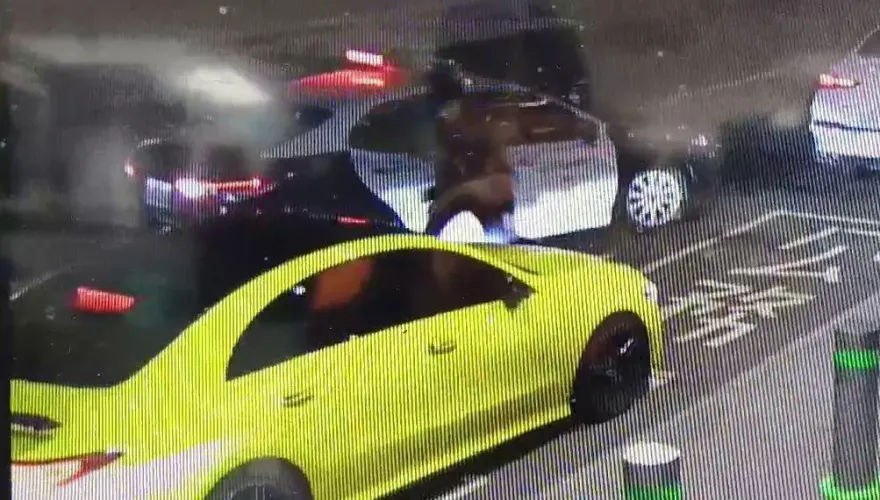 快訊/ 桃機2航廈「員警開13槍」！可疑車「飄塑膠味」拒檢衝撞警車逃逸