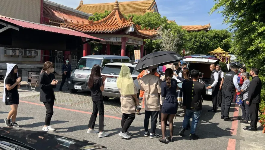 快訊/遭槍殺10天仍未破案！林士傑遺體今火化　百名親友含淚送行