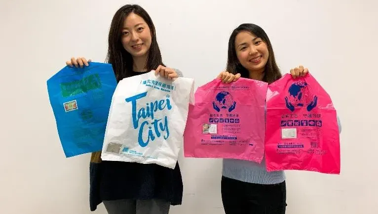 丟垃圾還要買袋子...「雙北專用垃圾袋」真的環保嗎？　答案看這裡