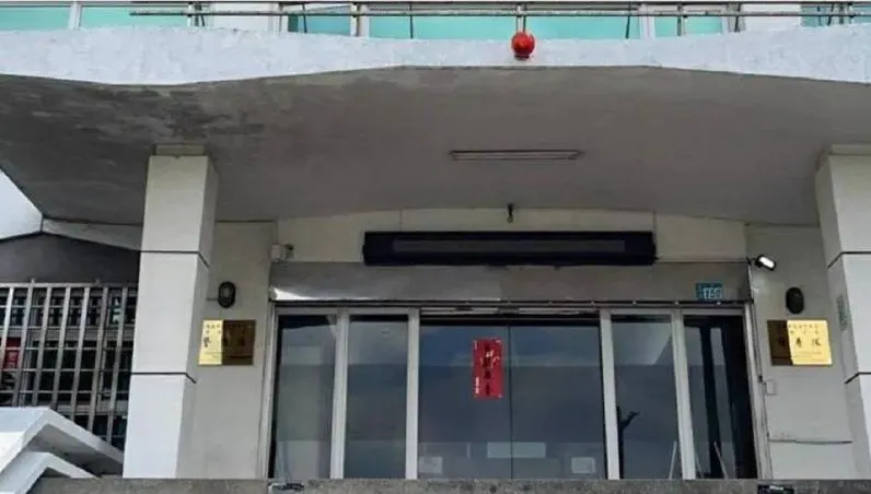 中和偵查隊凌晨「電池自燃」竄火煙！警報器大響嚇壞值班警