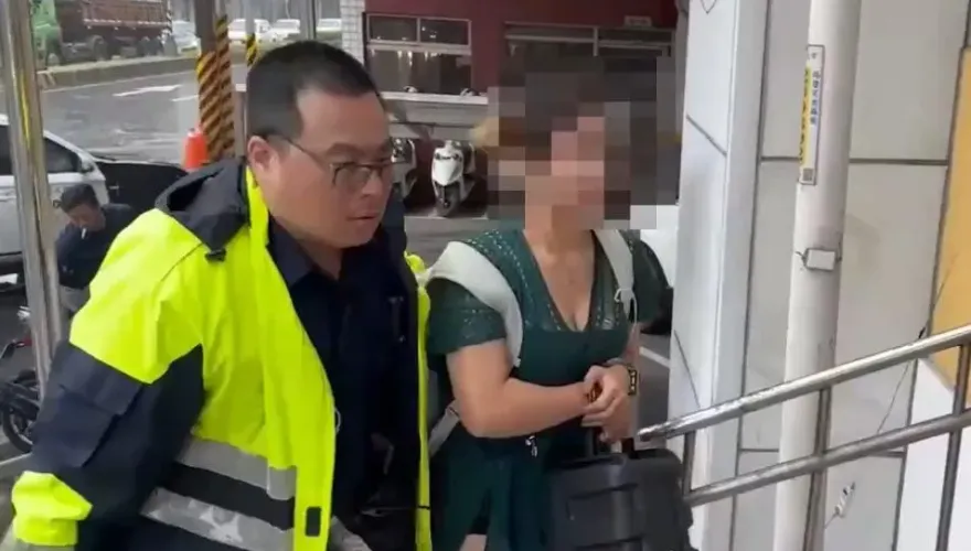 影/火辣嫩廚娘兼差車手9天削千萬　穿爆乳裝面交取款遭逮