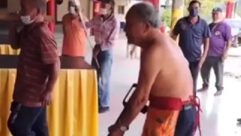 乩身拿手槍作法！神尊超派故事曝光　警察遇懸案也找上祂