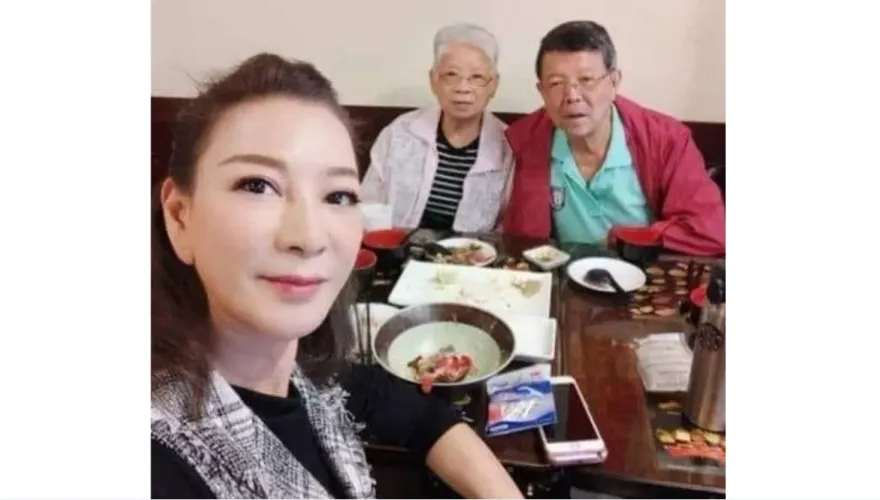 88歲阿西突「全身癱軟」送醫！　楊繡惠1句話親揭父親現況