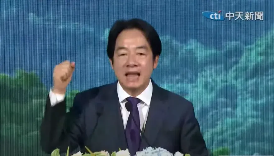 柯文哲勸告賴清德「留個小鬍子越來越像希特勒」　綠嗆白：主席一張嘴全黨慘跳水