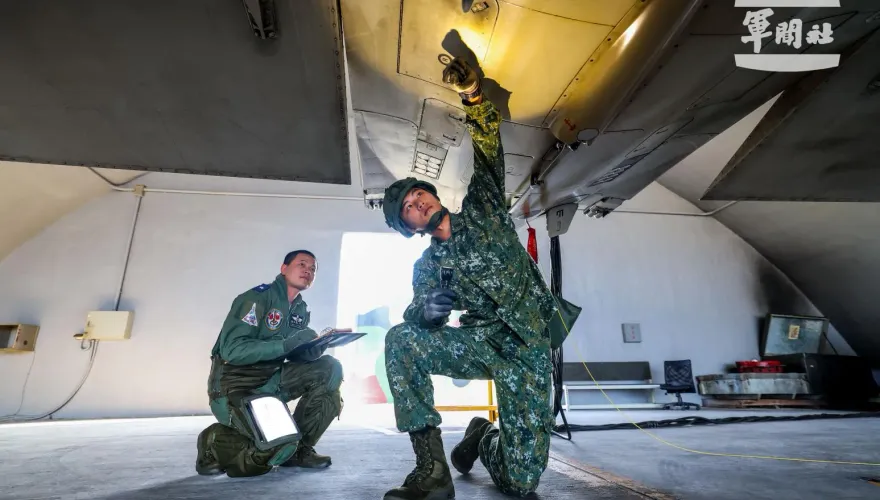 漢光40號首日戰力保存　空軍軍機轉場東部基地