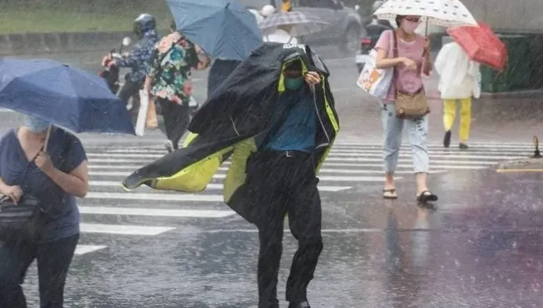 山陀兒颱風估明晨龜速登陸西南部　南部飆大雨下到紫爆