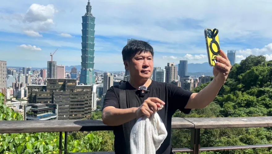 影/65歲胡瓜爬象山突「血糖低、腿軟」！　體驗退休生活全被拍