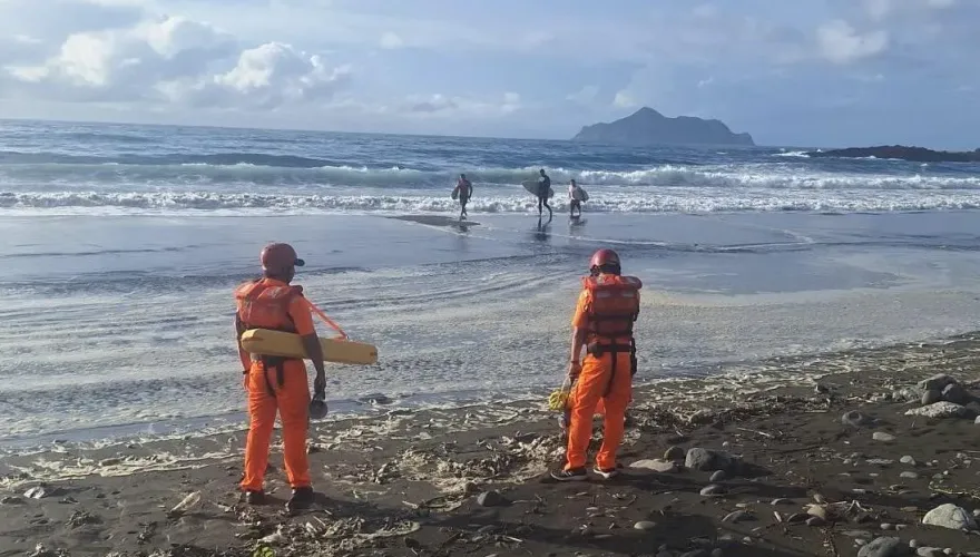 影/中颱凱米來襲東北角風浪漸強　海巡加強勸導海邊逗留最高可罰25萬