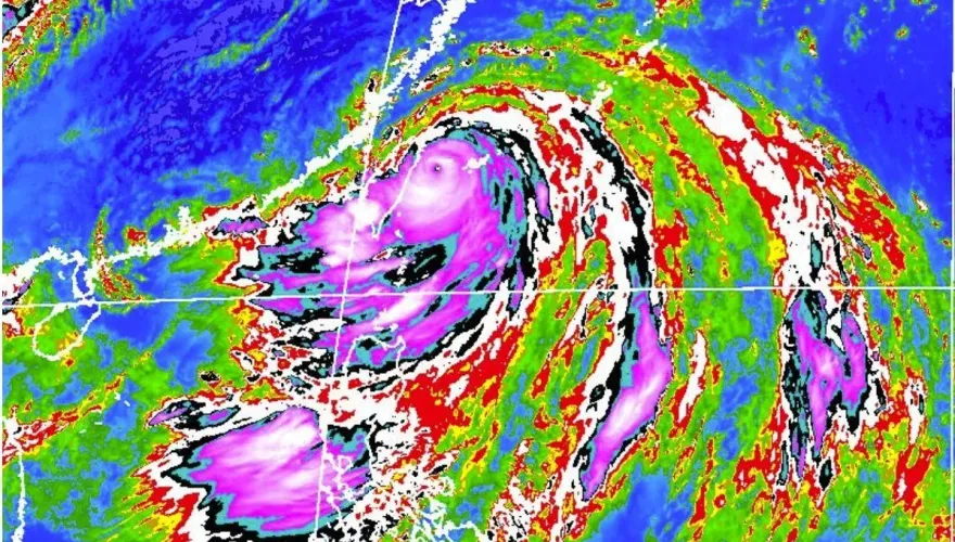 凱米「雙眼牆」增強加快！宜花傍晚風雨最劇烈　專家曝：超大豪雨對決