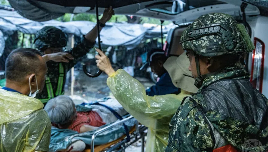 國軍出動兵力機具　協助民眾凱米颱風災後復原