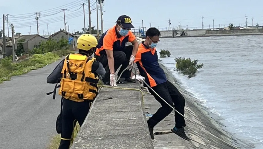 快訊/雲林牛挑灣溪驚魂！民眾驚見男浮屍報警　確認為2天前落水失蹤男