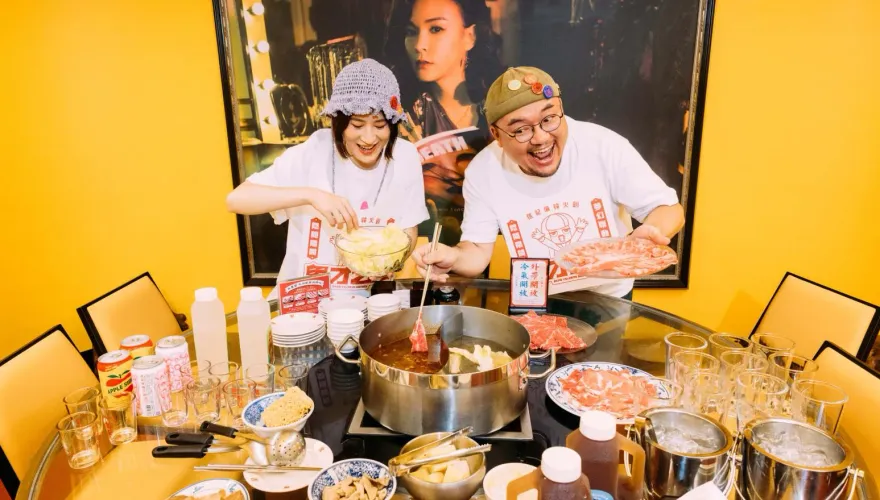 邊佑錫也陶醉！《鬼才之道》跨界合作火鍋店　重現電影經典場景