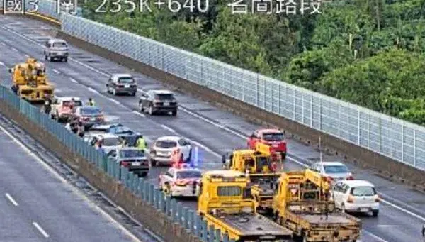 快訊/回家注意！國3名間段「6車追撞」佔2車道　紫爆回堵1公里