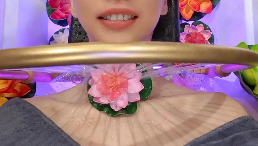 越式洗髮1500元擺花拍照！妹子笑「好險我有表情」　網：音容宛在