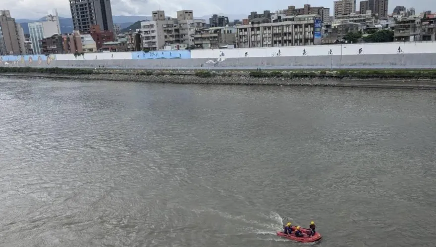 快訊/北市台北橋1人墜橋落水　警消搜尋搶救中