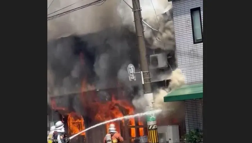 影/大阪天王寺咖啡廳驚傳大火！老婦燒傷急逃險死　烈焰恐怖畫面曝光