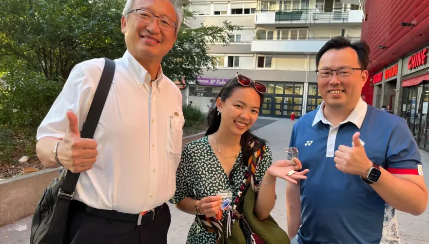 持應援物替台灣加油遭搶奪！　體育署長慰問、贈代表團紀念品