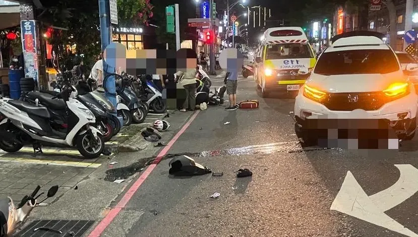 快訊/深夜重大車禍！新北蘆洲機車猛撞自小客車　18歲男騎士OHCA送醫